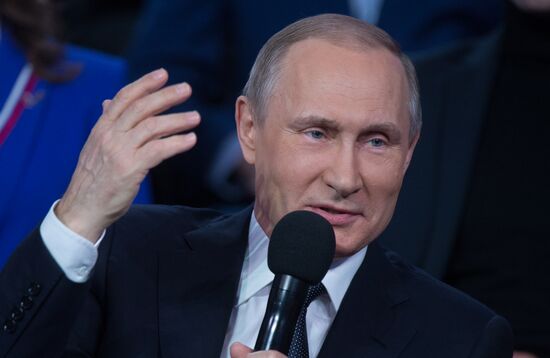 Президент РФ В.Путин участвует в работе III Медиафорума ОНФ "Правда и справедливость"