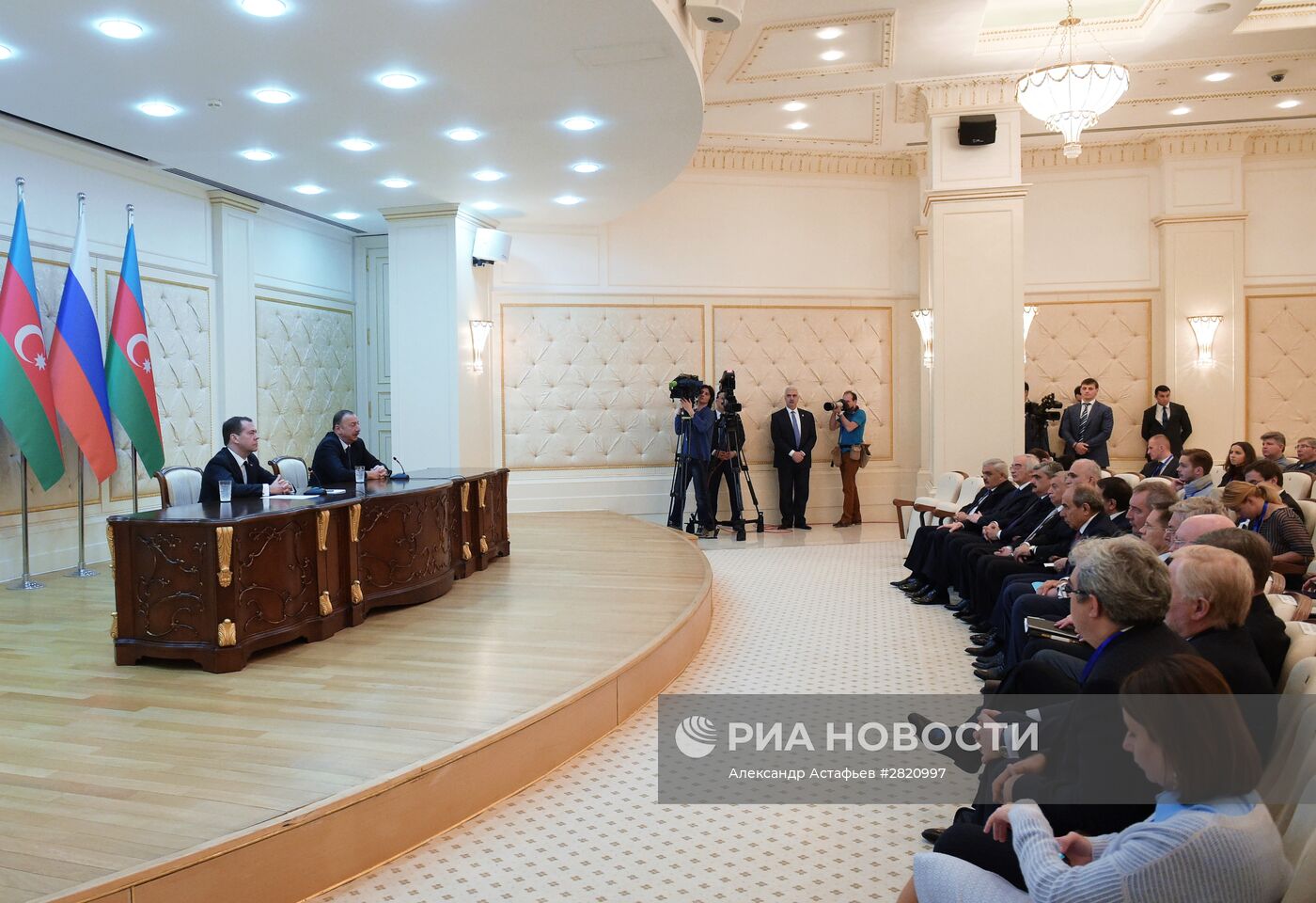 Официальный визит премьер-министра РФ Д. Медведева в Азербайджан