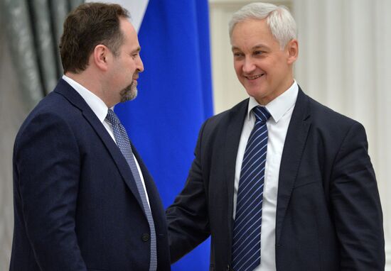 Руководитель администрации президента РФ С. Иванов провел заседание оргкомитета по проведению в России Года экологии