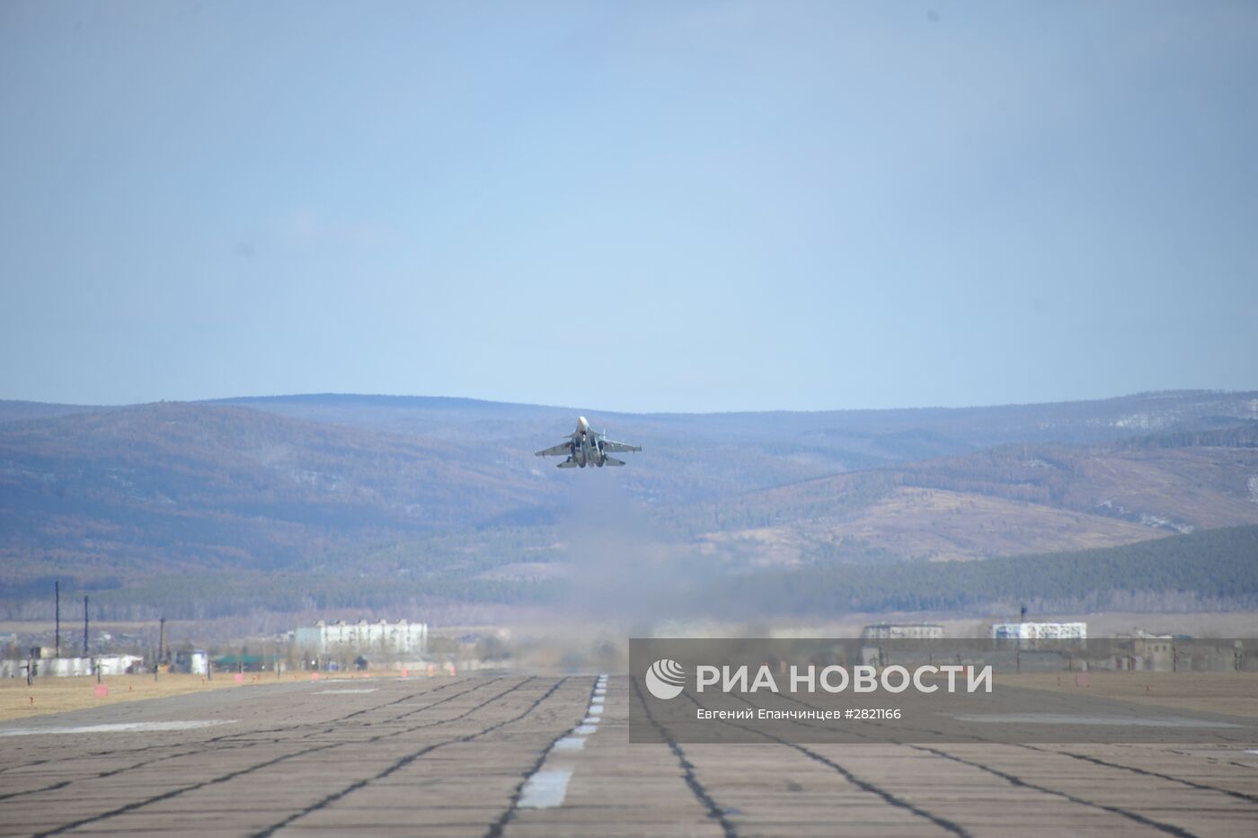 Учебно-тренировочные полеты истребителей Су-30 в Забайкальском крае