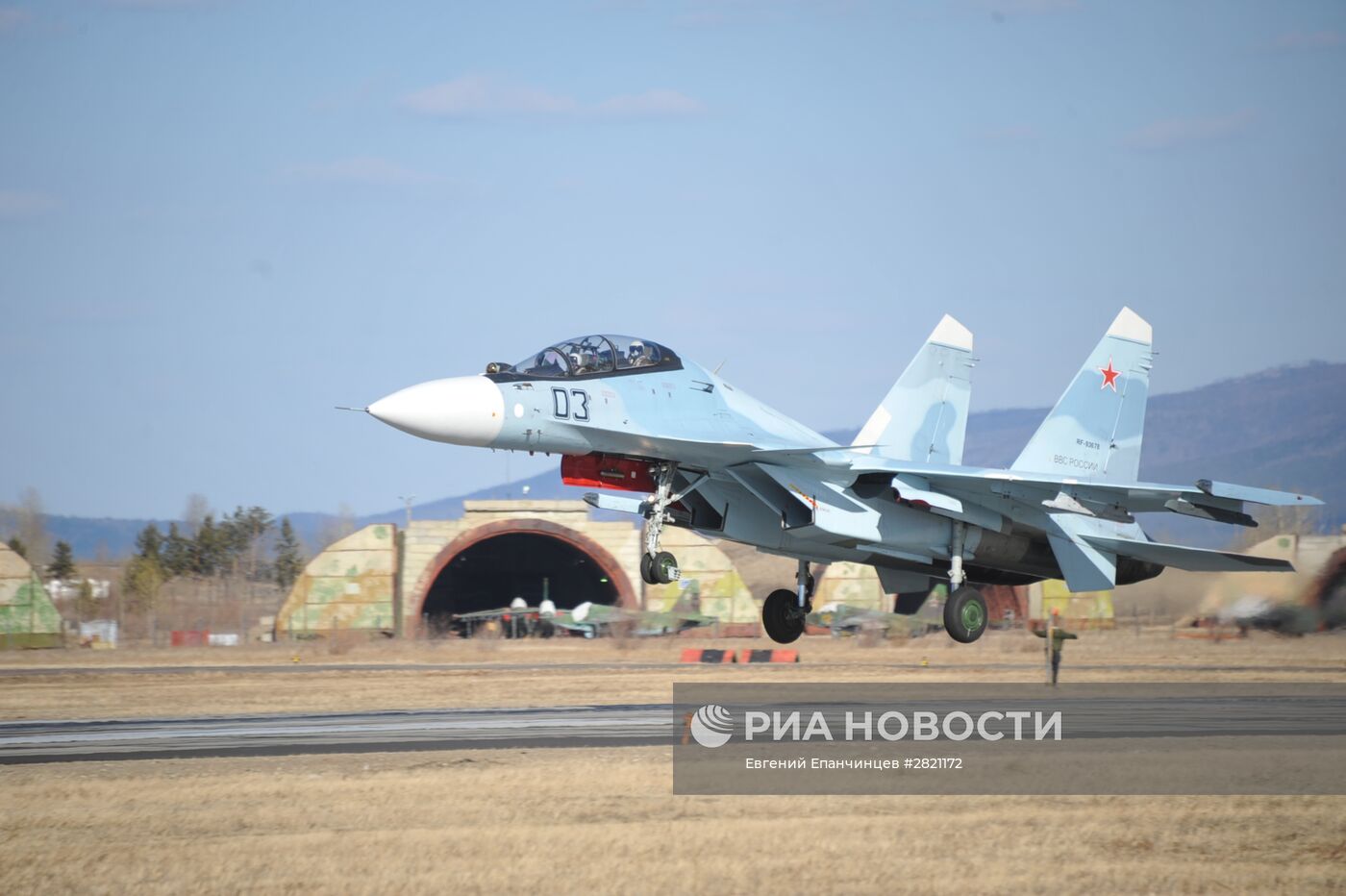 Учебно-тренировочные полеты истребителей Су-30 в Забайкальском крае