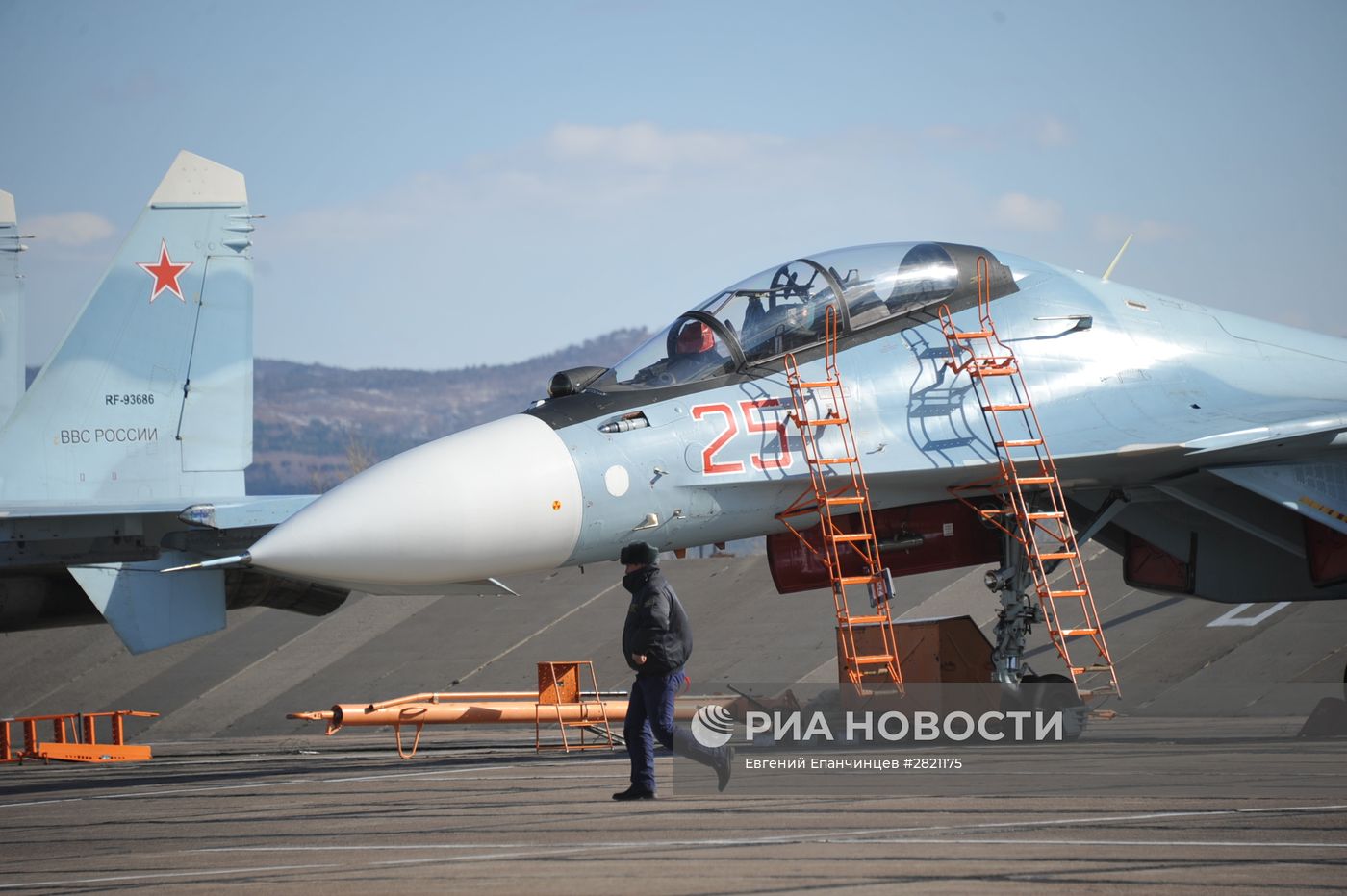 Учебно-тренировочные полеты истребителей Су-30 в Забайкальском крае