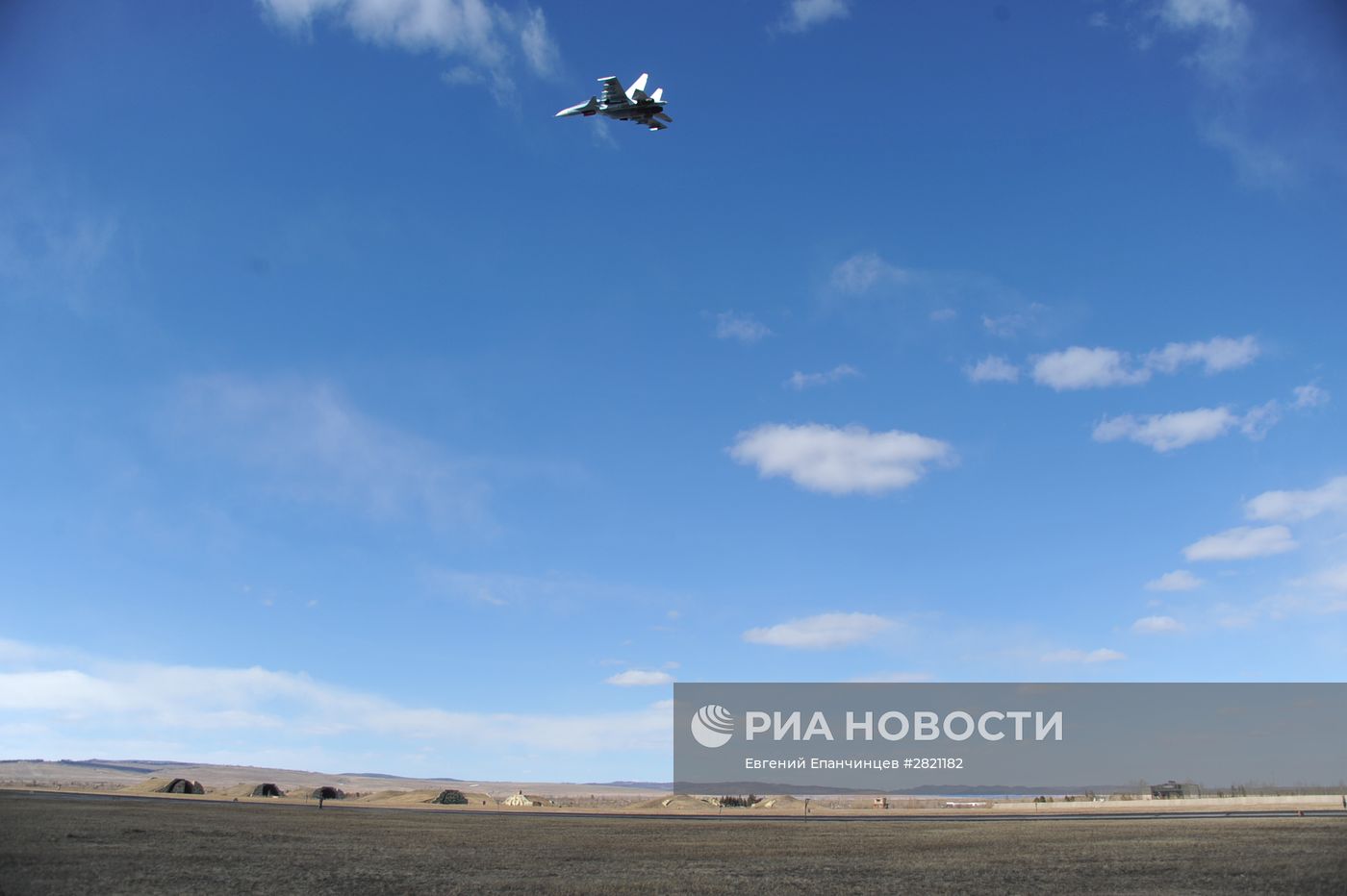 Учебно-тренировочные полеты истребителей Су-30 в Забайкальском крае