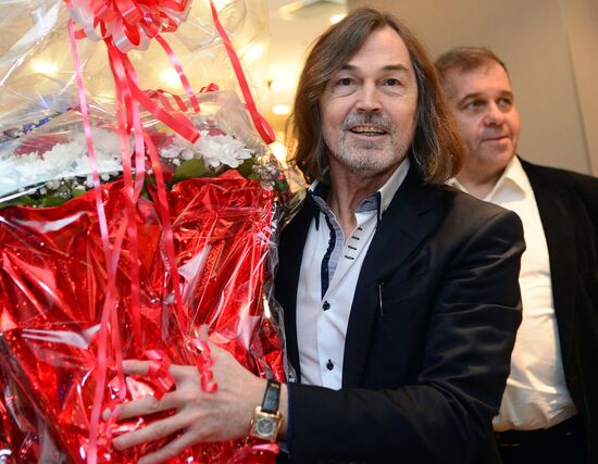 60-летний юбилей художника Никаса Сафронова