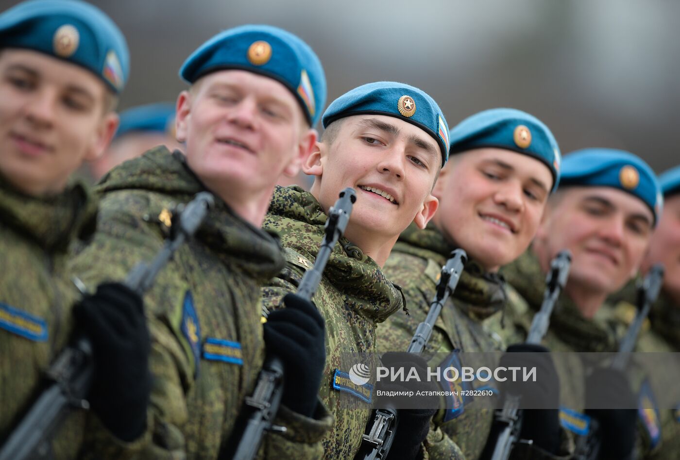 В Подмосковье начались тренировки перед военным парадом 9 мая