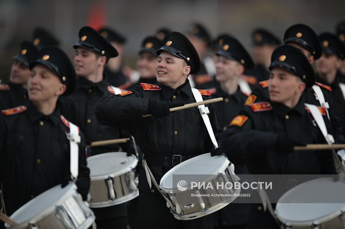 В Подмосковье начались тренировки перед военным парадом 9 мая