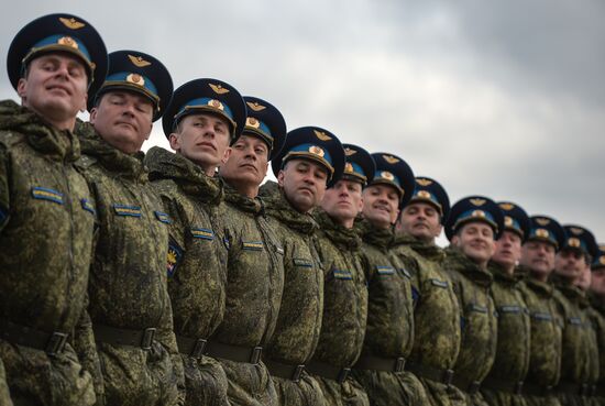 В Подмосковье начались тренировки перед военным парадом 9 мая