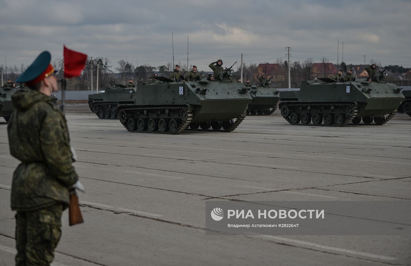 В Подмосковье начались тренировки перед военным парадом 9 мая