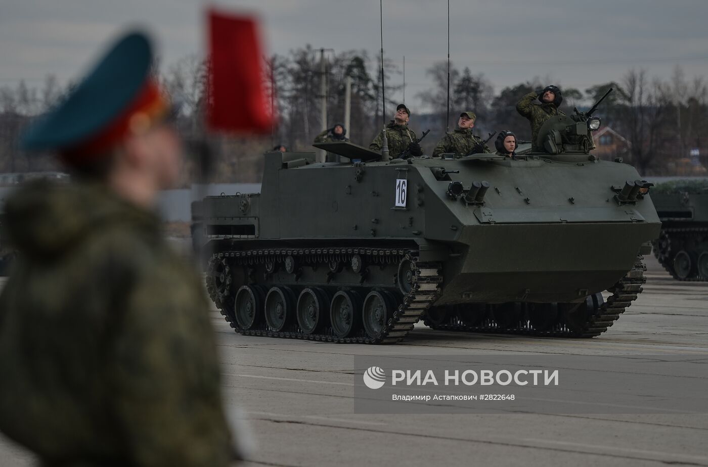 В Подмосковье начались тренировки перед военным парадом 9 мая