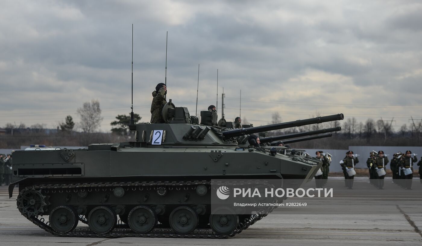 В Подмосковье начались тренировки перед военным парадом 9 мая