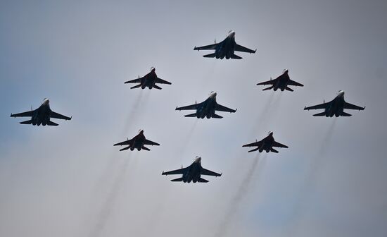 В Подмосковье начались тренировки перед военным парадом 9 мая