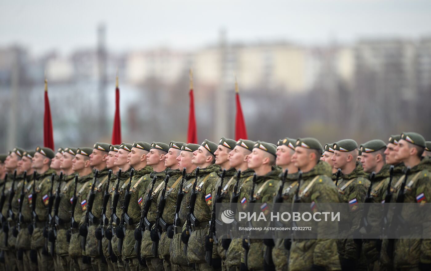 В Подмосковье начались тренировки перед военным парадом 9 мая
