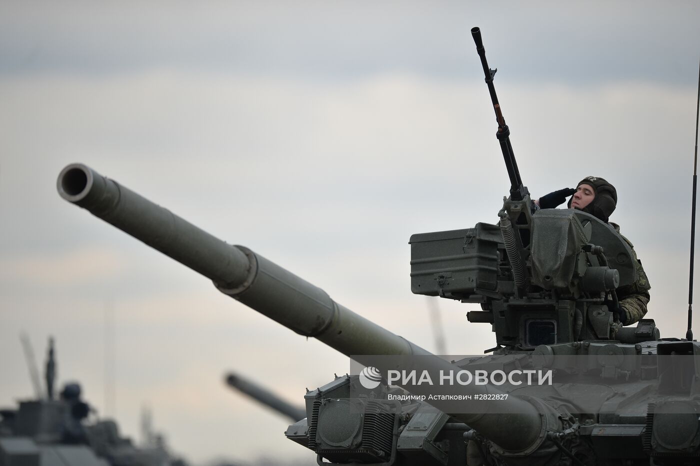 В Подмосковье начались тренировки перед военным парадом 9 мая