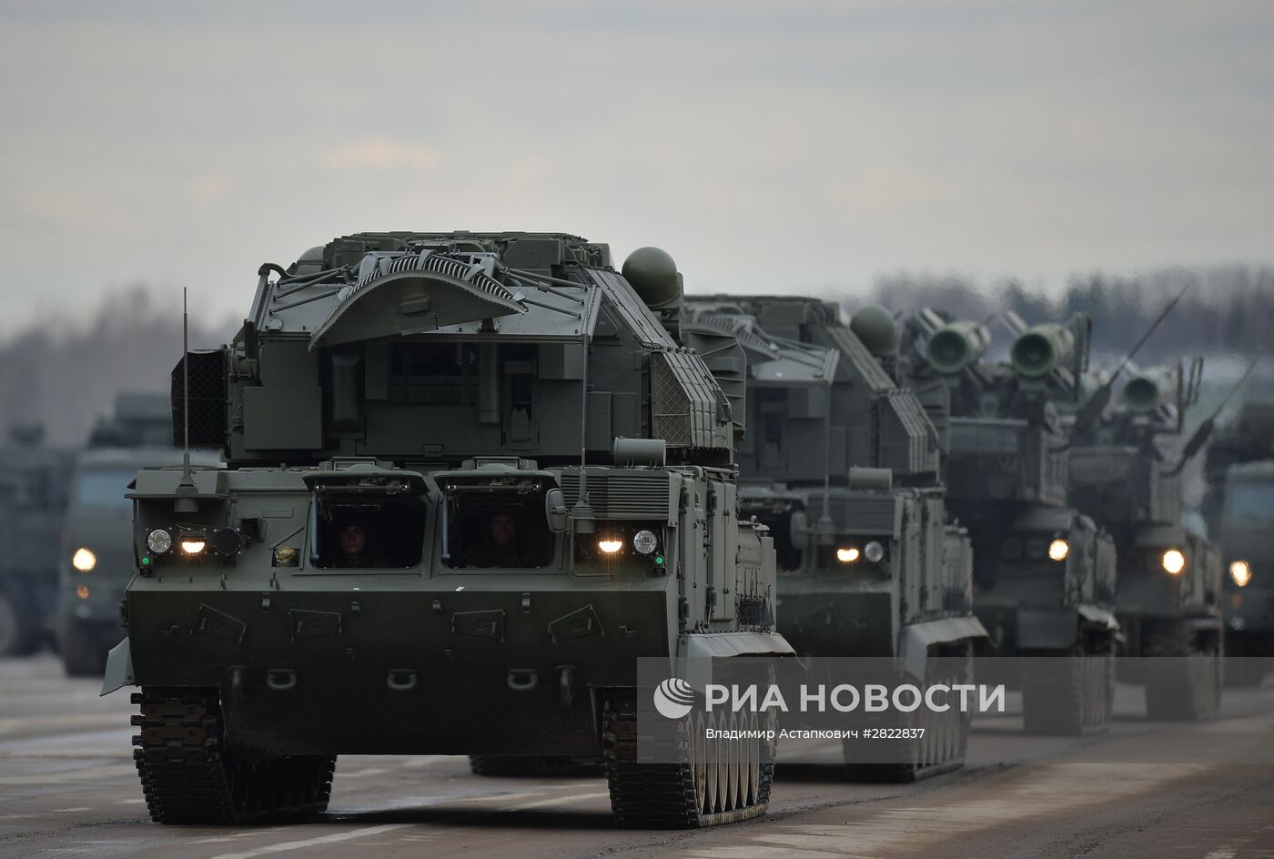 В Подмосковье начались тренировки перед военным парадом 9 мая