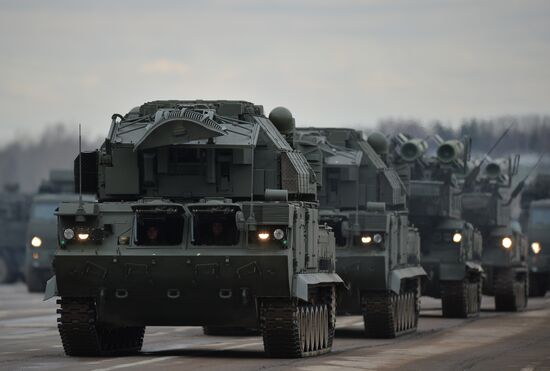 В Подмосковье начались тренировки перед военным парадом 9 мая