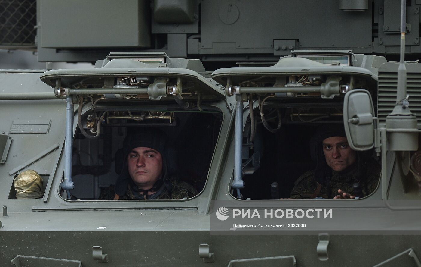 В Подмосковье начались тренировки перед военным парадом 9 мая