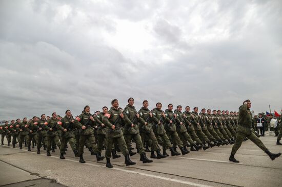 В Подмосковье начались тренировки перед военным парадом 9 мая