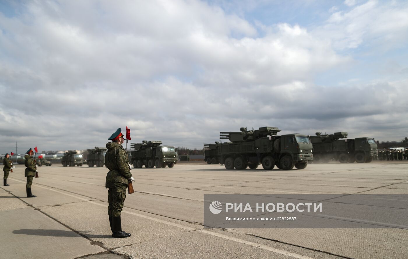 В Подмосковье начались тренировки перед военным парадом 9 мая