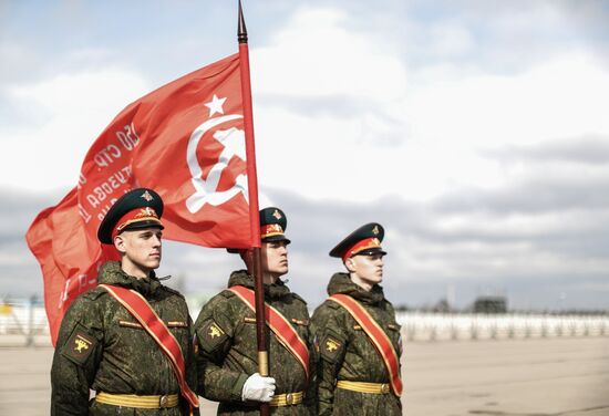В Подмосковье начались тренировки перед военным парадом 9 мая