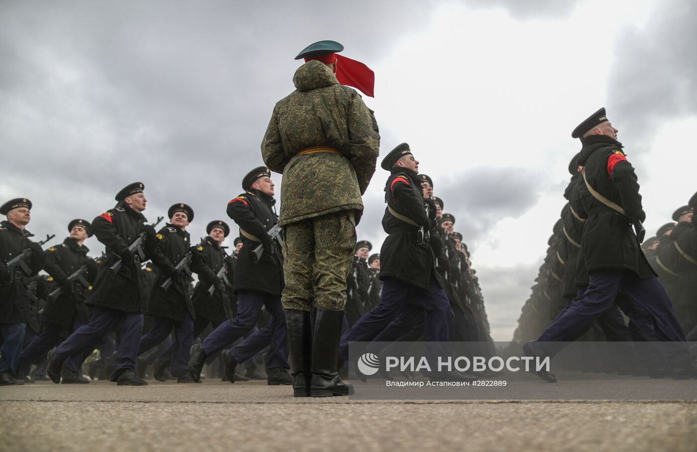 В Подмосковье начались тренировки перед военным парадом 9 мая