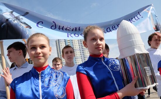 Празднование Дня авиации и космонавтики в регионах России