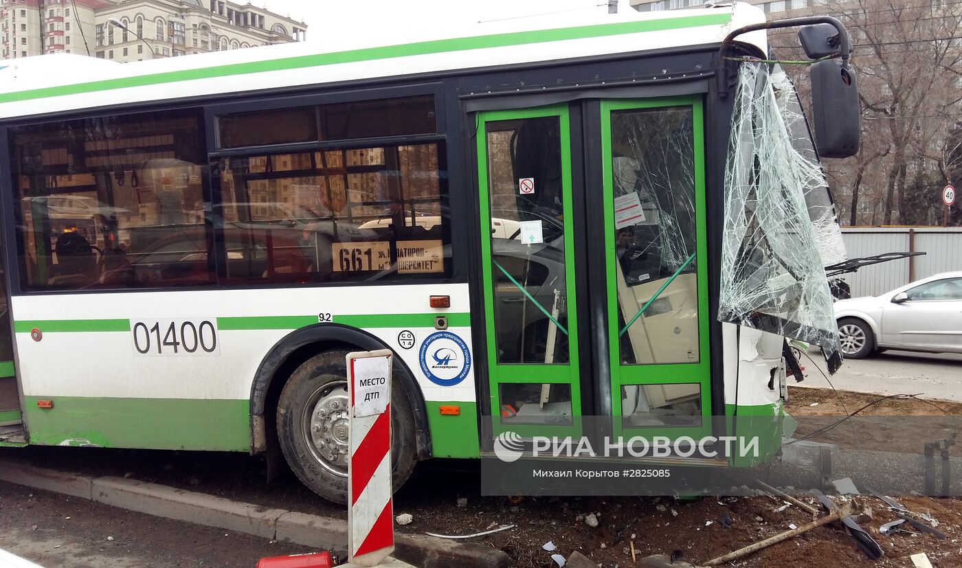 Авария с участием автобуса в Москве