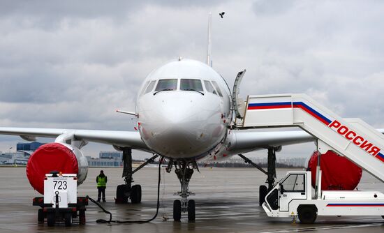 Присвоение имен самолетам "Специального летного отряда "Россия"
