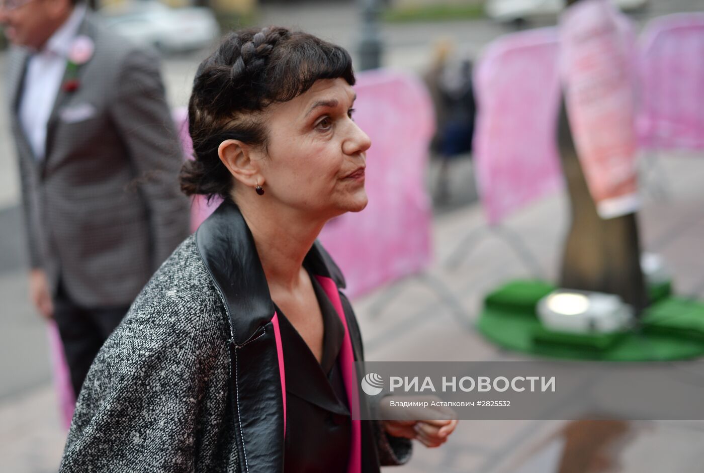 Премьера спектакля "Скажите, люди, куда идет этот поезд…"