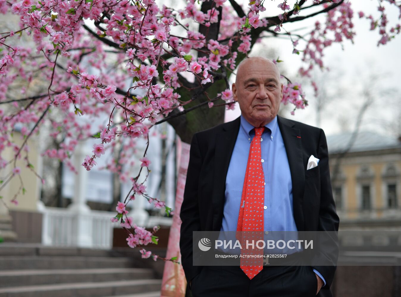 Премьера спектакля "Скажите, люди, куда идет этот поезд…"