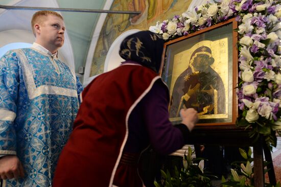 Демонстрация иконы Толгской Богоматери в Высоко-Петровском монастыре