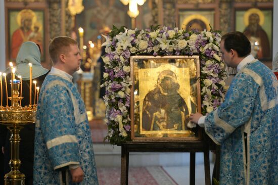 Демонстрация иконы Толгской Богоматери в Высоко-Петровском монастыре