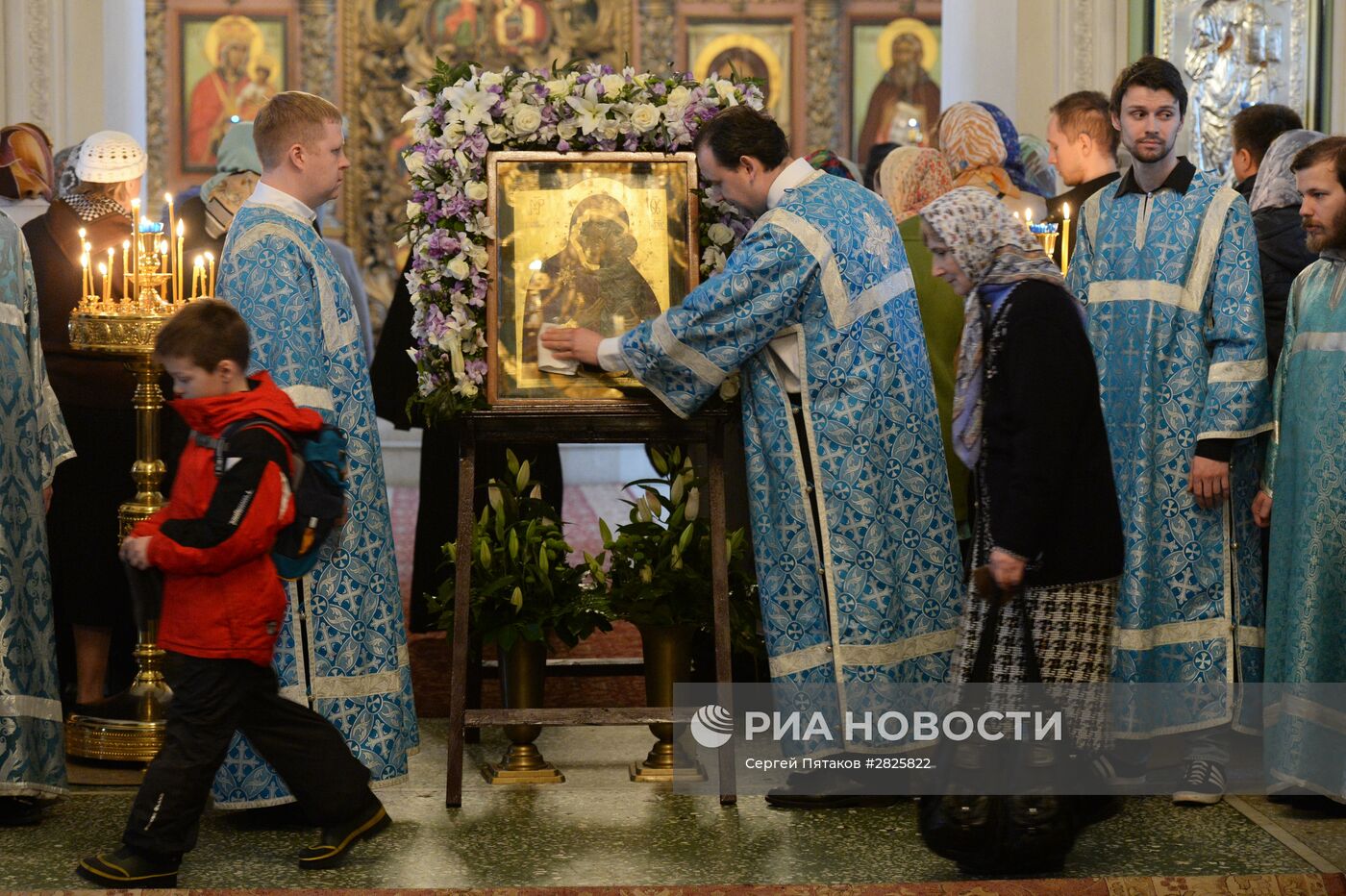 Демонстрация иконы Толгской Богоматери в Высоко-Петровском монастыре