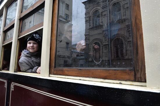 Праздник московского трамвая на Чистых прудах