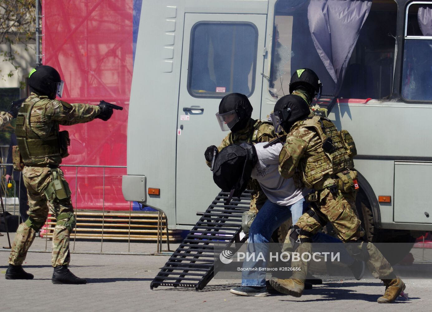 Показательные выступления сотрудников МВД в Севастополе
