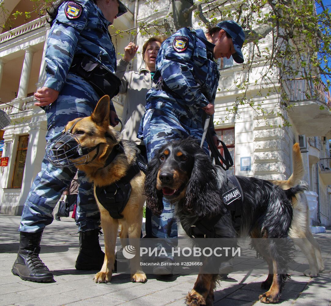 Показательные выступления сотрудников МВД в Севастополе