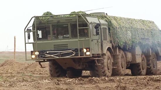 На полигоне в Астраханской области проведен боевой пуск ракеты из комплекса "Искандер-М"