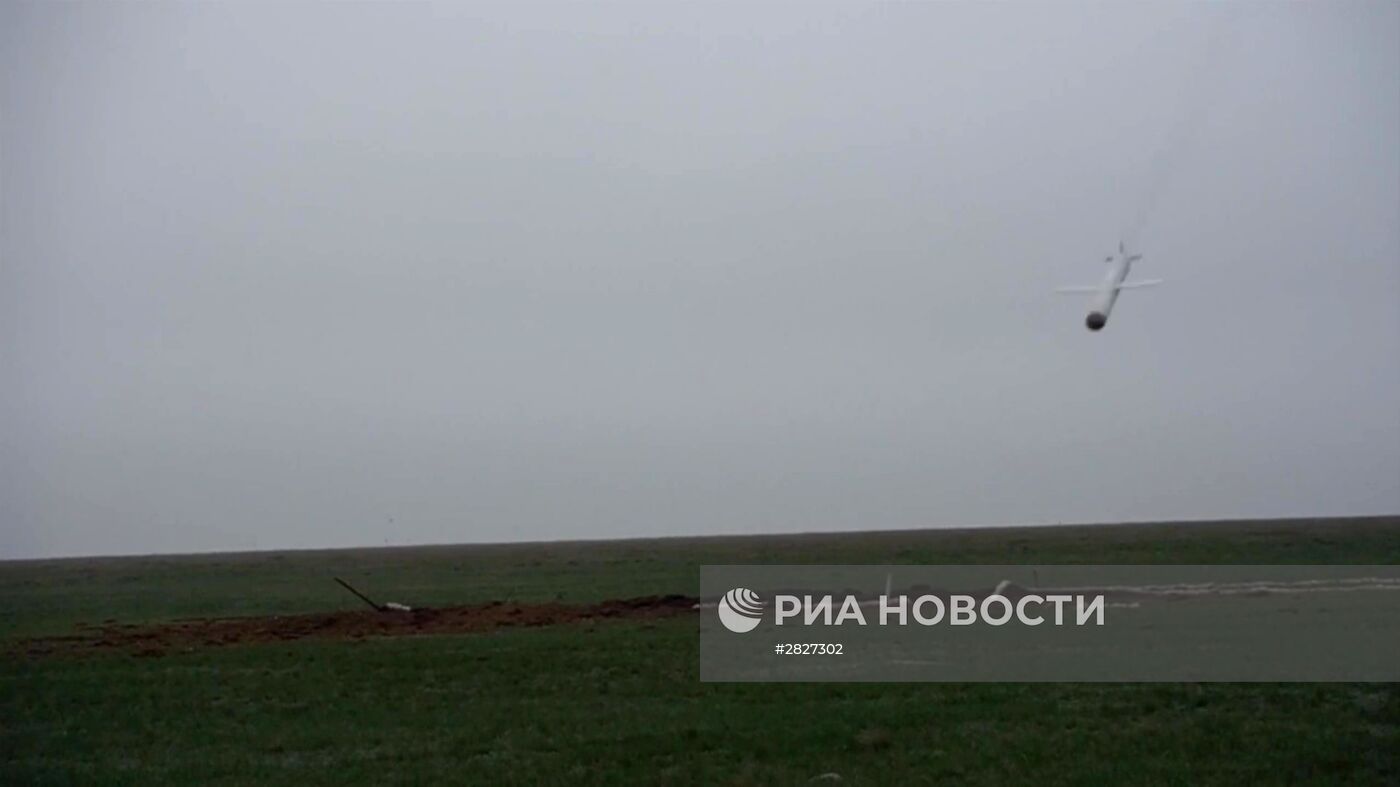 На полигоне в Астраханской области проведен боевой пуск ракеты из комплекса "Искандер-М"