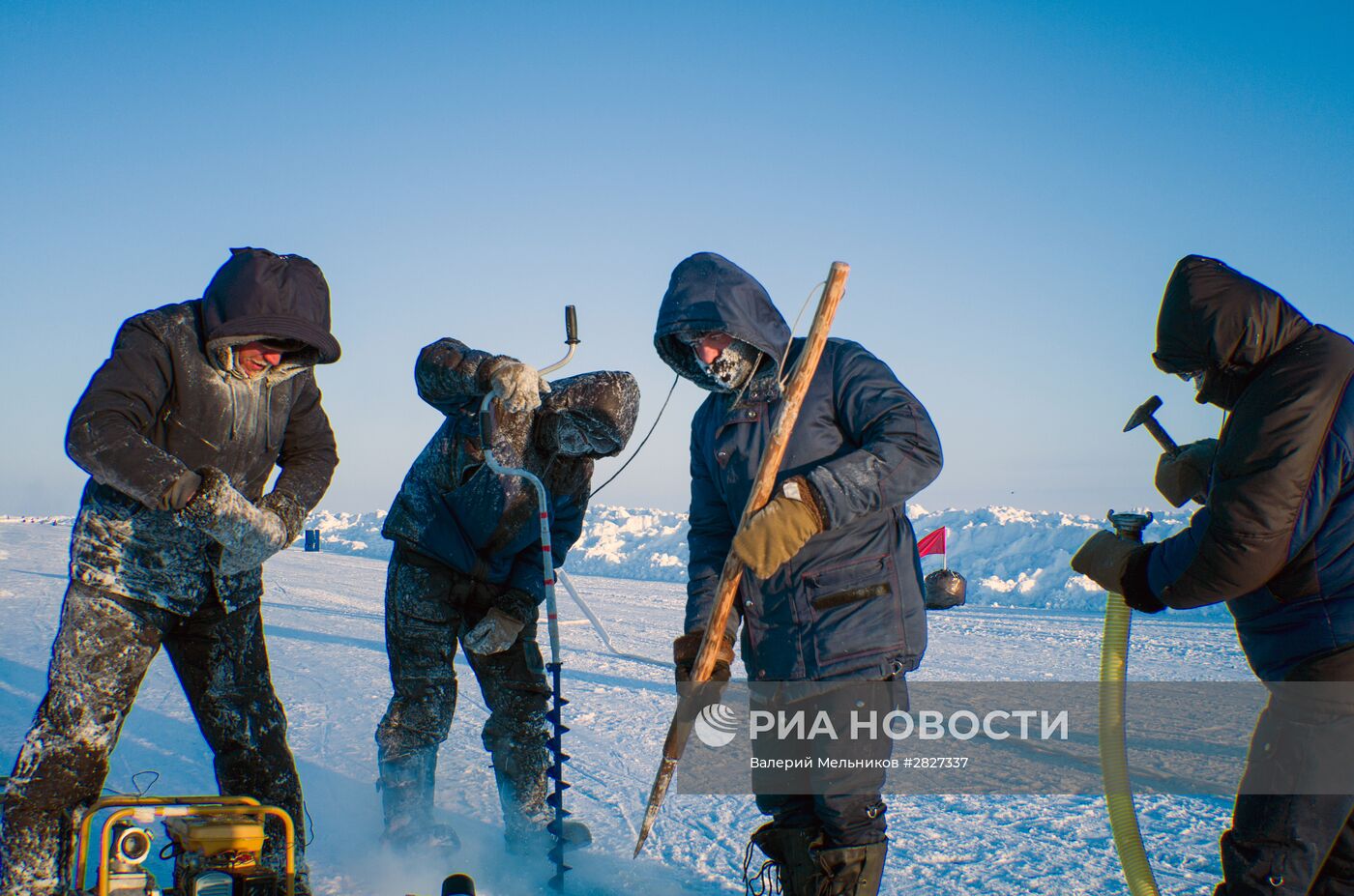 Дрейфующий ледовый лагерь "Барнео" в Арктике