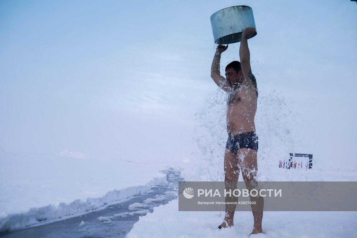 Дрейфующий ледовый лагерь "Барнео" в Арктике