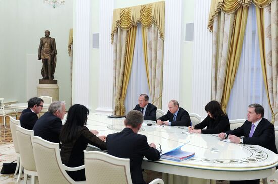 Президент РФ В. Путин встретился с главой МИД Франции Жан-Марком Эйро