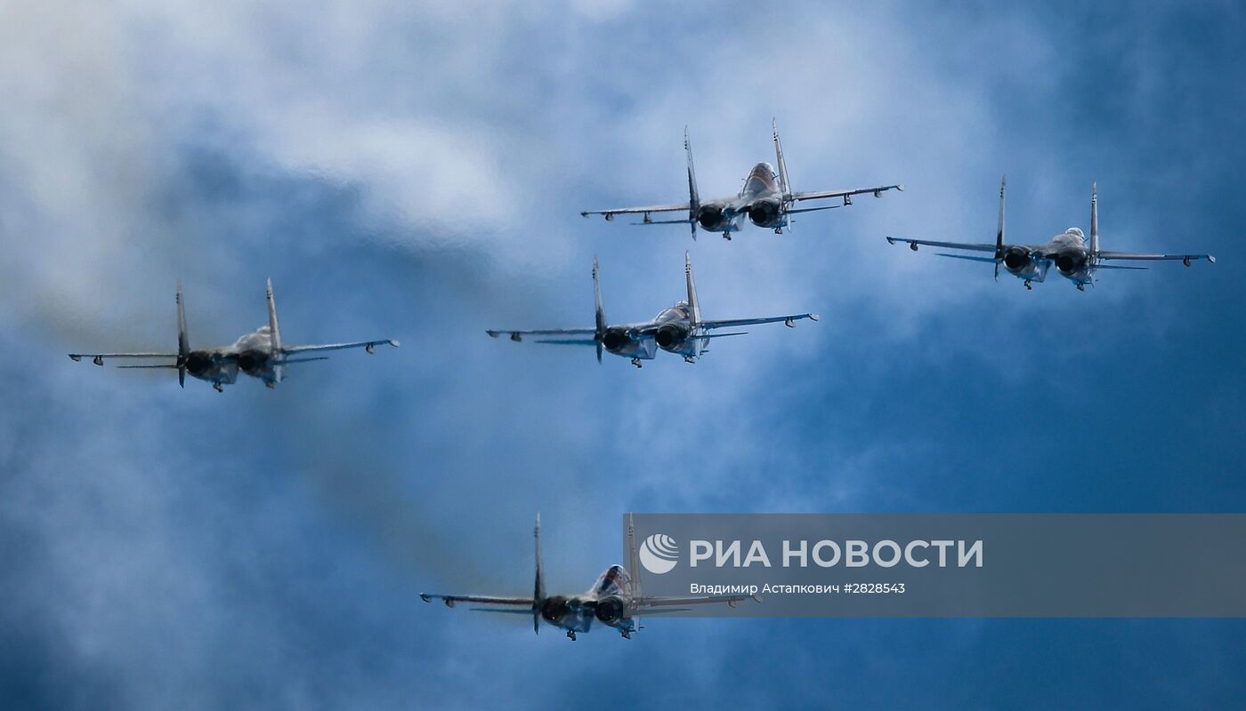 Совместная тренировка групп парадного строя авиации к Параду Победы