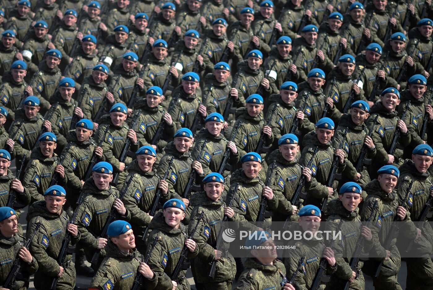 Тренировки в Подмосковье перед военным парадом 9 мая