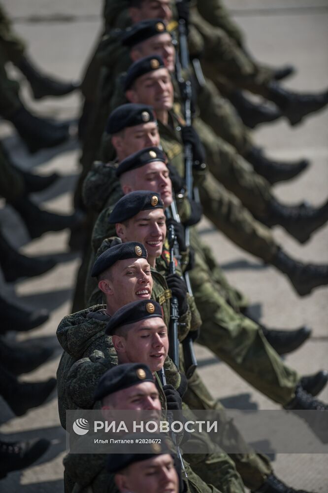 Тренировки в Подмосковье перед военным парадом 9 мая