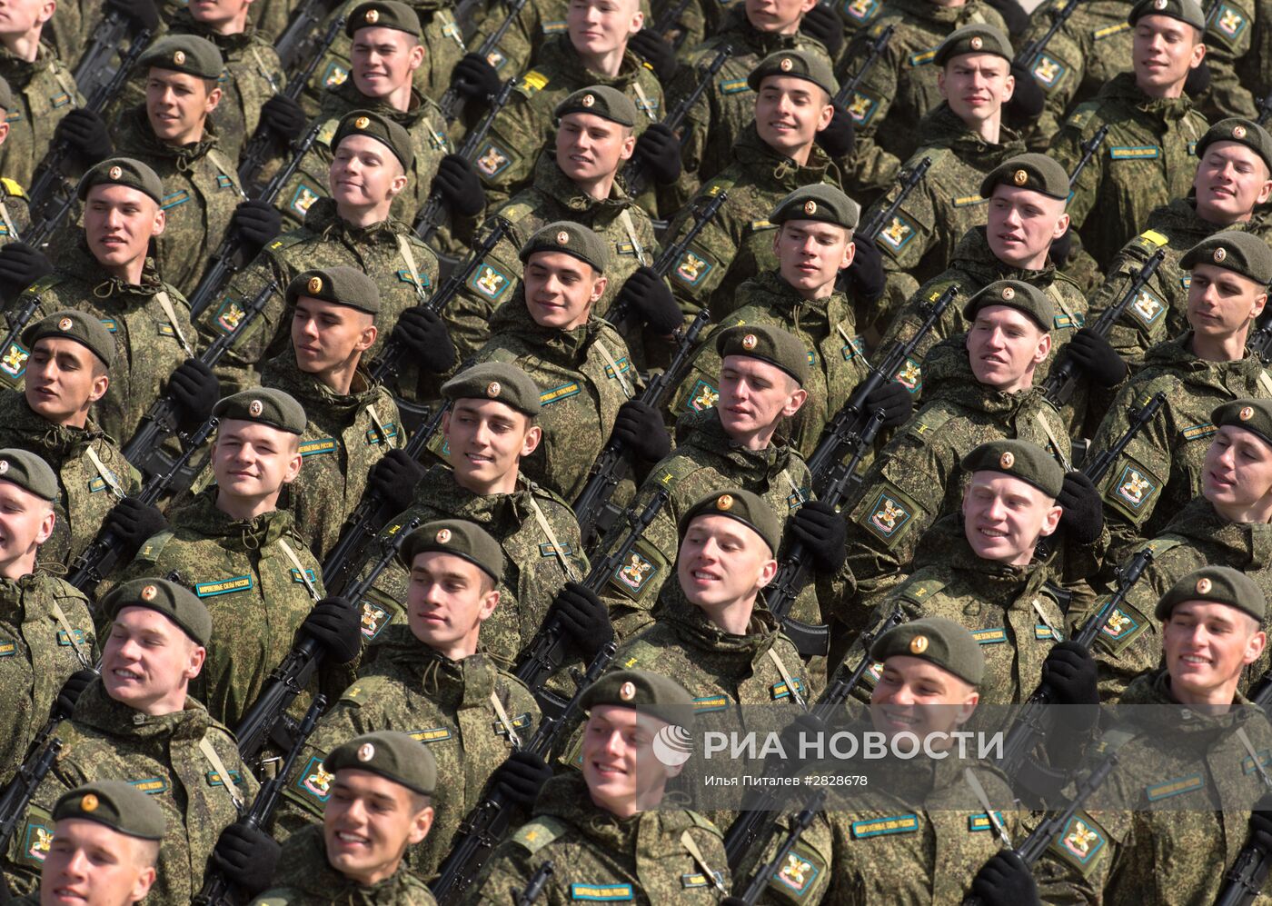 Тренировки в Подмосковье перед военным парадом 9 мая