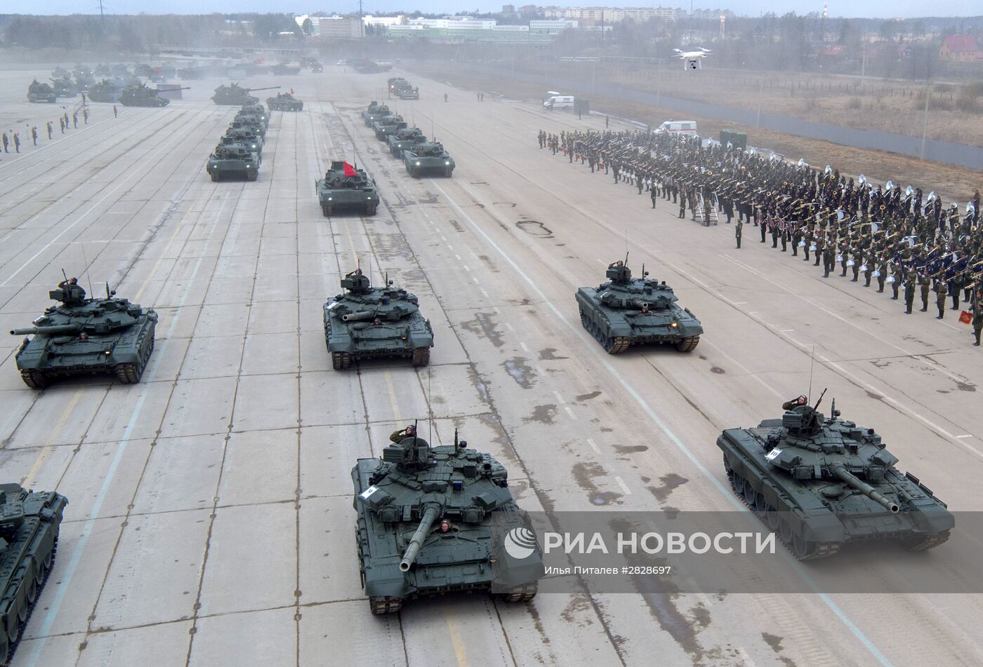 Тренировки в Подмосковье перед военным парадом 9 мая