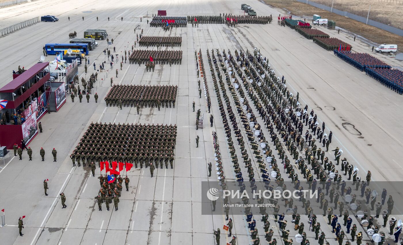 Тренировки в Подмосковье перед военным парадом 9 мая