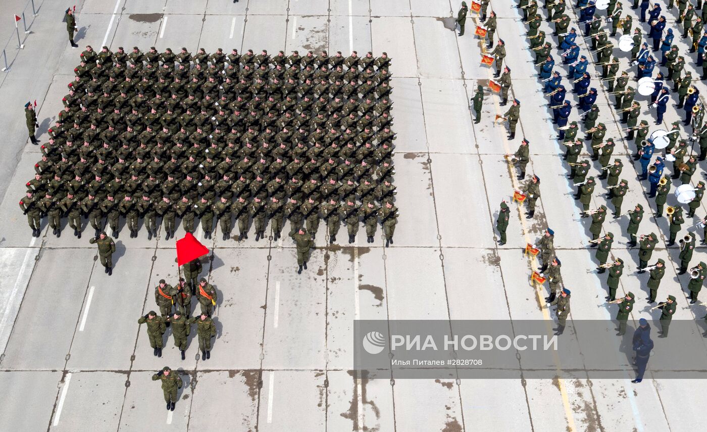 Тренировки в Подмосковье перед военным парадом 9 мая