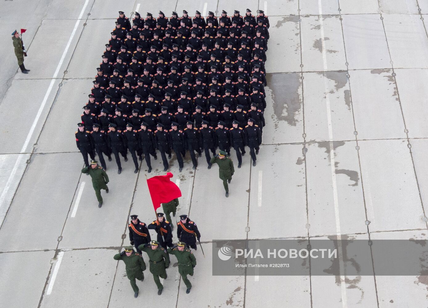 Тренировки в Подмосковье перед военным парадом 9 мая