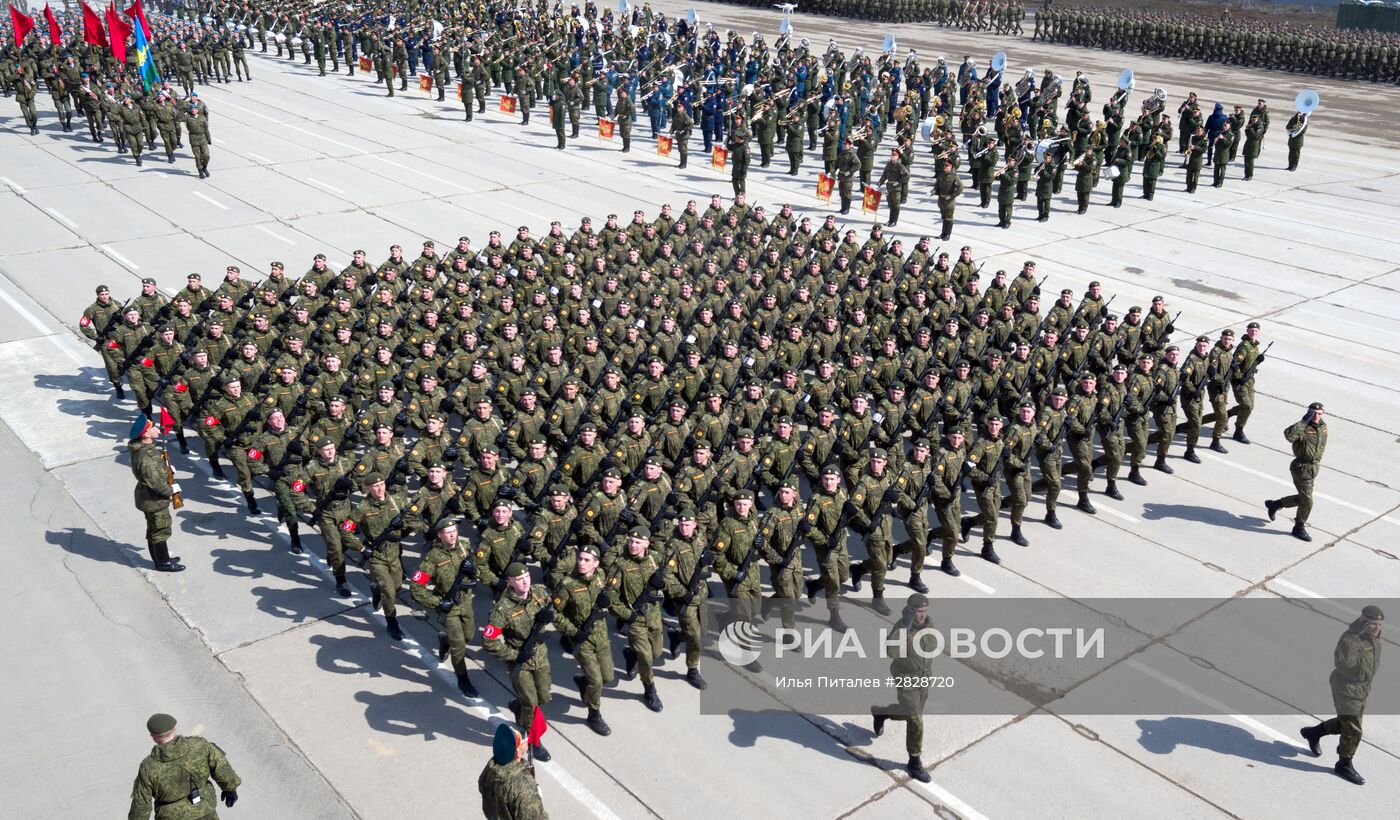 Тренировки в Подмосковье перед военным парадом 9 мая