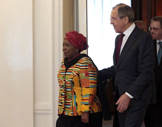 Встреча главы МИД РФ С. Лаврова с председателем Комиссии Африканского союза Н. Дламини-Зумой